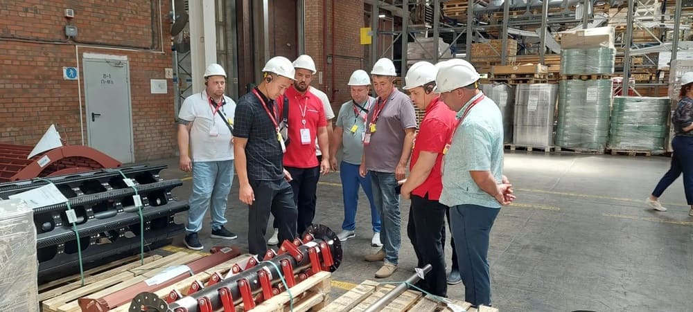 Визит позволил самарским аграриям получить наглядное представление о масштабах, технологическом уровне и качестве производства Ростсельмаш. 3.jpg